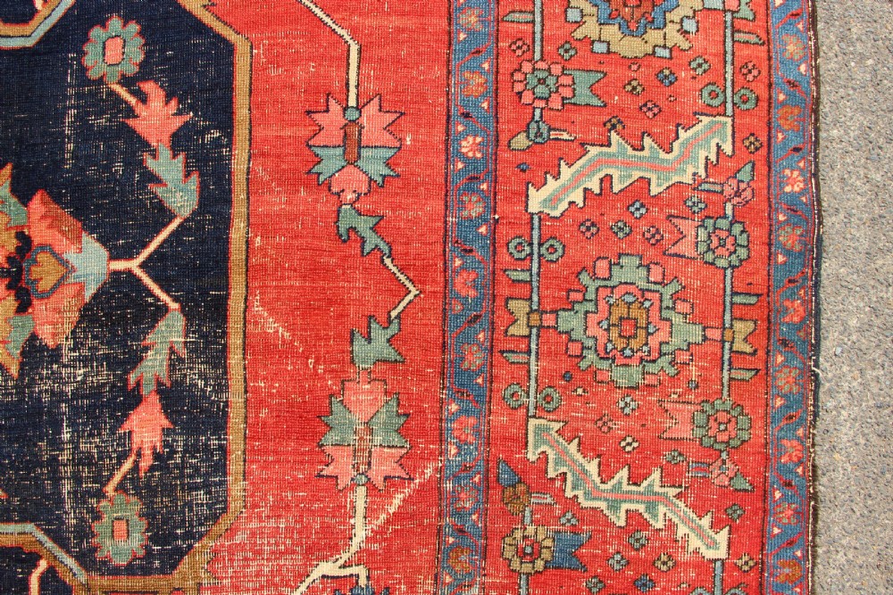 283 x 391cm Antique Fine 'Serapi' Heriz Carpet View XVI
