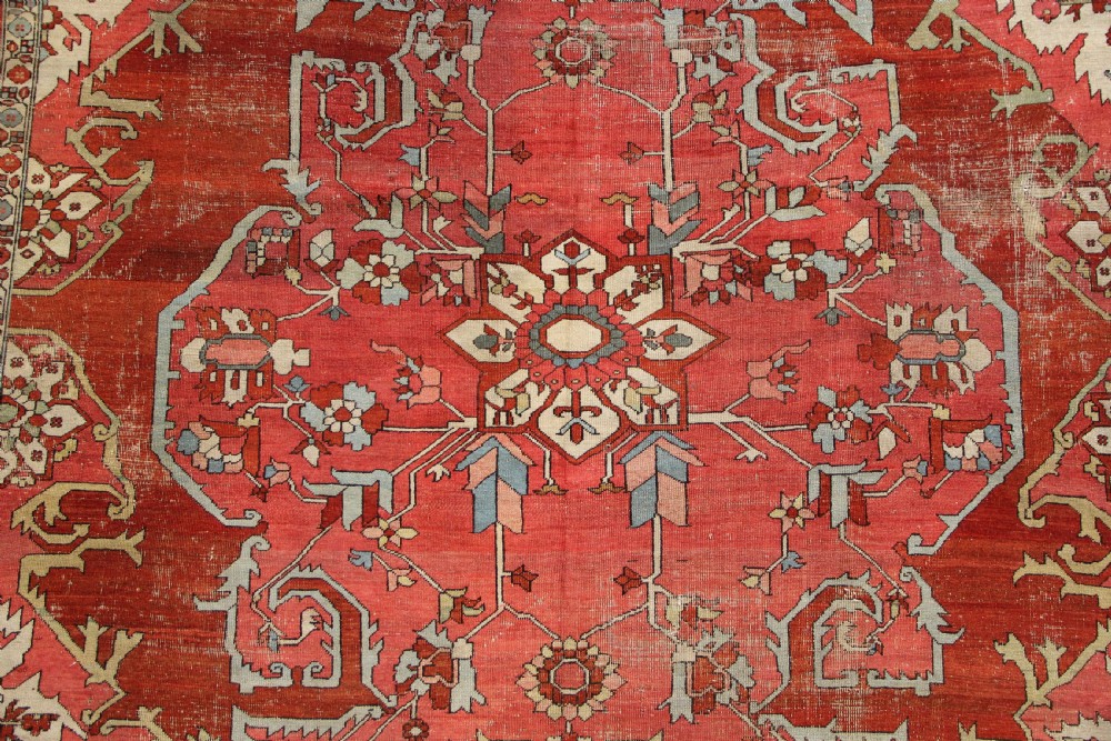 281 x 373cm Antique Serapi Carpet View V