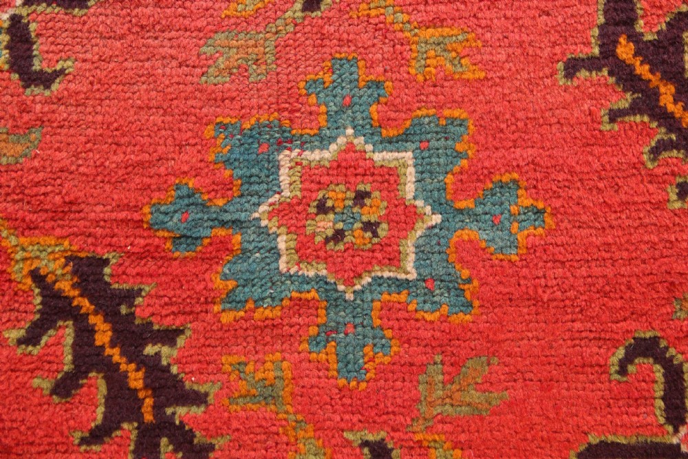 137 x 196cm Antique Oushak or Ushak Rug View IV
