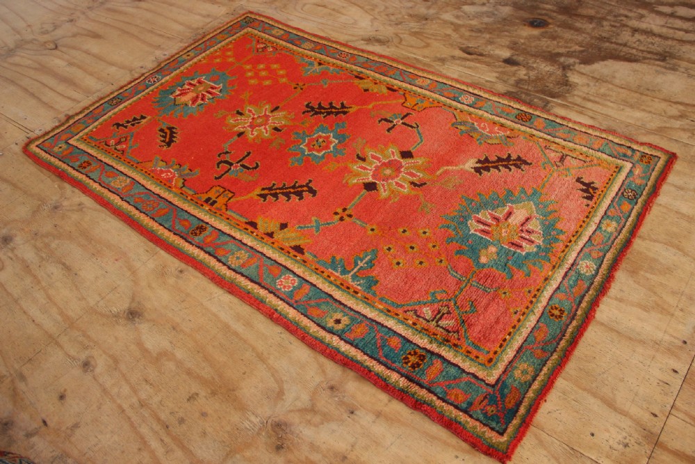 137 x 196cm Antique Oushak or Ushak Rug View X