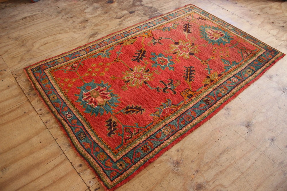 137 x 196cm Antique Oushak or Ushak Rug View XII