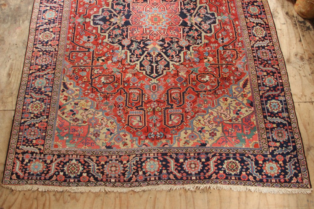 282 x 379cm Antique Heriz Carpet View II