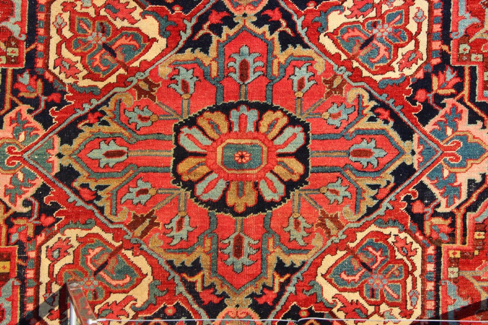 310 x 411cm Antique Heriz Carpet View II