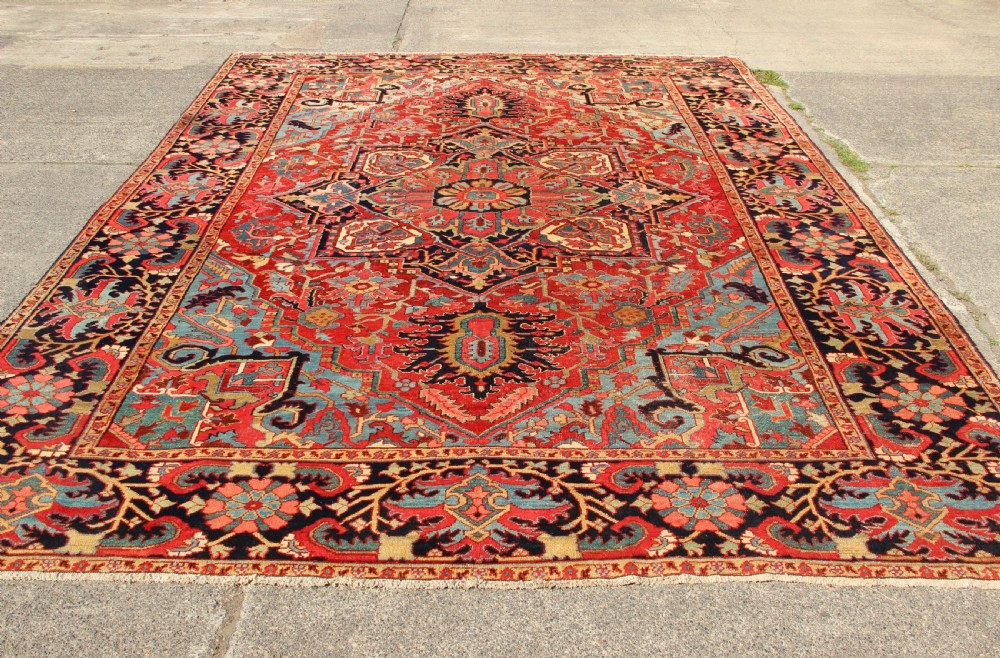 310 x 411cm Antique Heriz Carpet View XIII