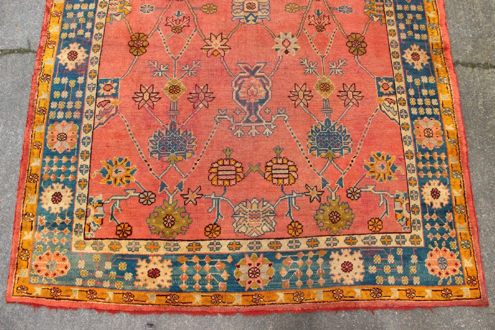 264 x 316cm Antique Oushak or Ushak Carpet View II