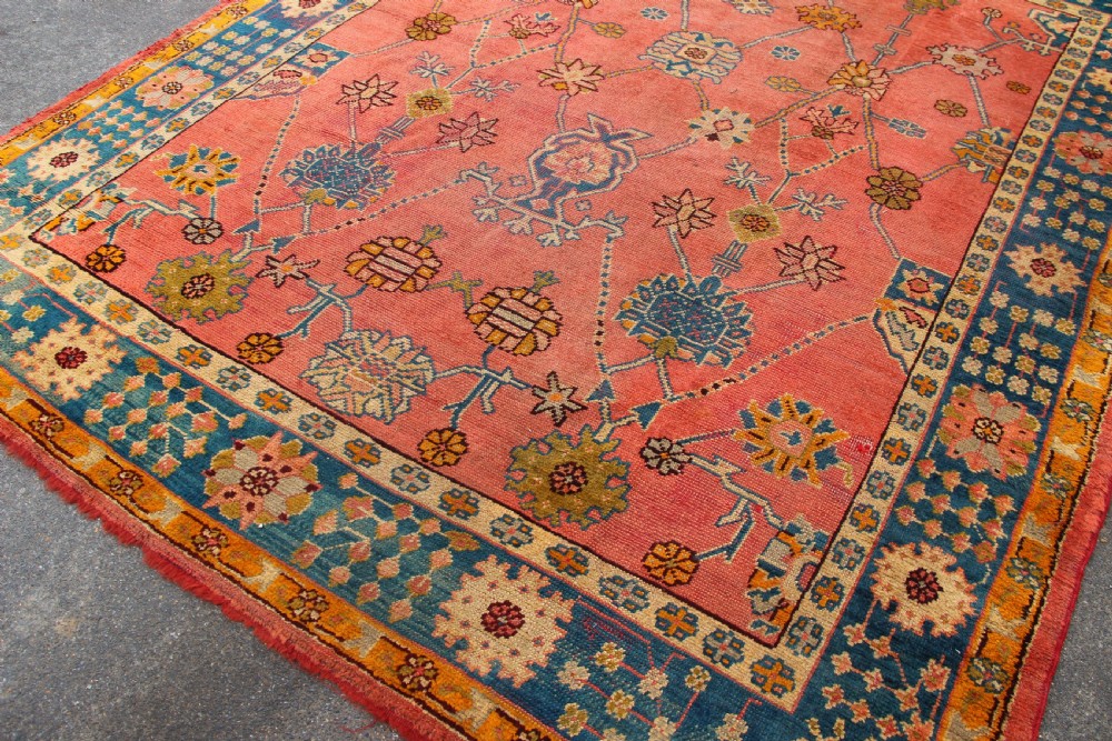264 x 316cm Antique Oushak or Ushak Carpet View X