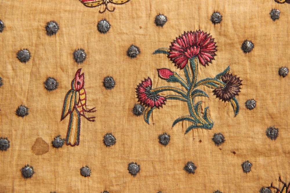 25 x 50cm important 17/18th Century Embroidery, Gujarat View V