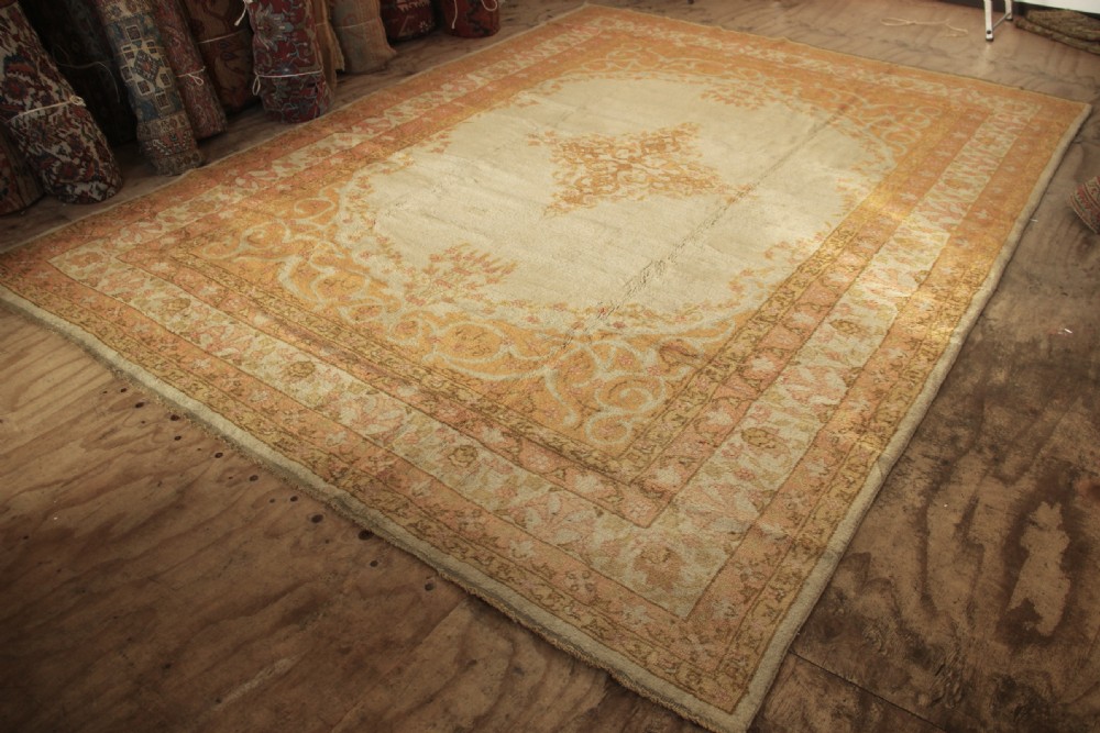 276 x 371cm Antique Oushak or Ushak Carpet View IV