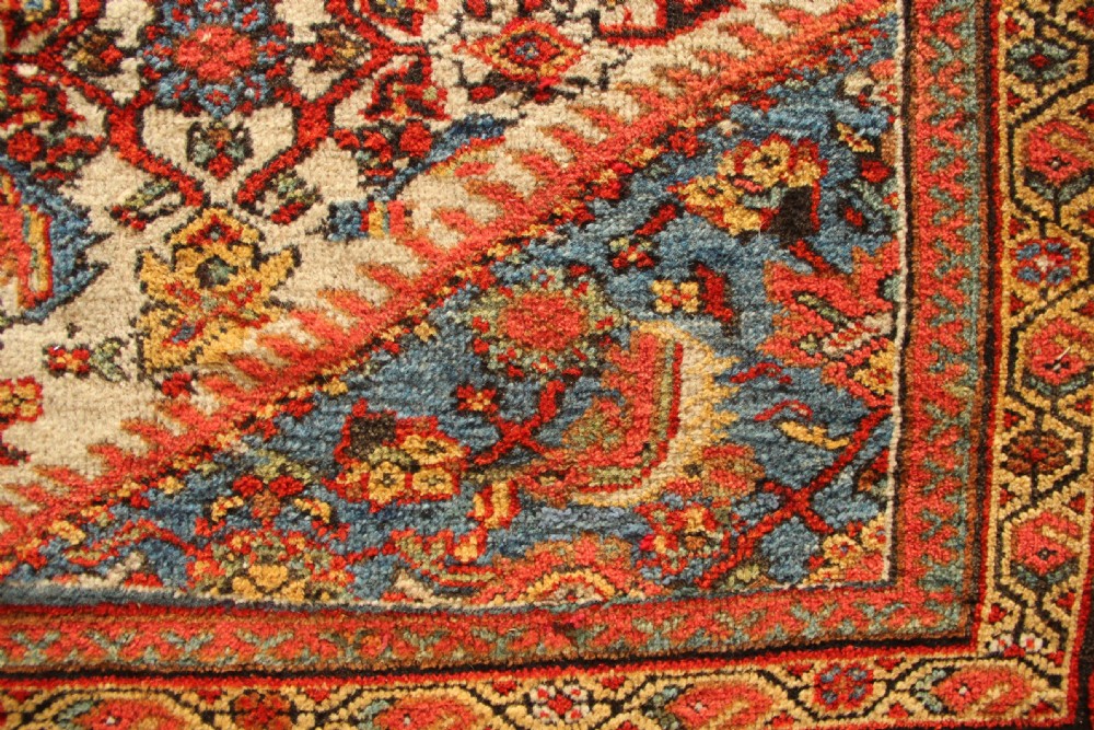 267 x 357cm Antique Fereghan Carpet View II