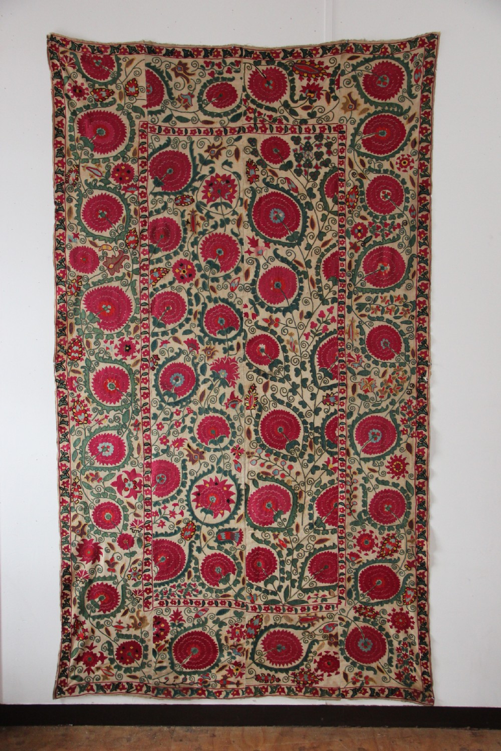 135 x 236cm Antique Suzani, Uzbeksitan