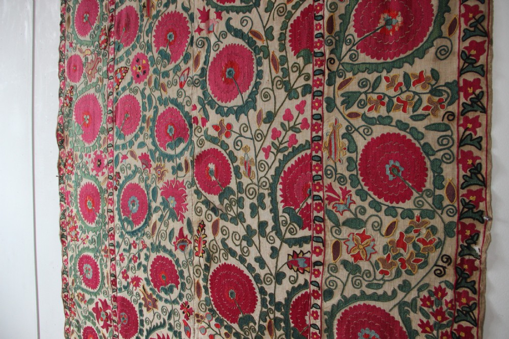 135 x 236cm Antique Suzani, Uzbeksitan View XI