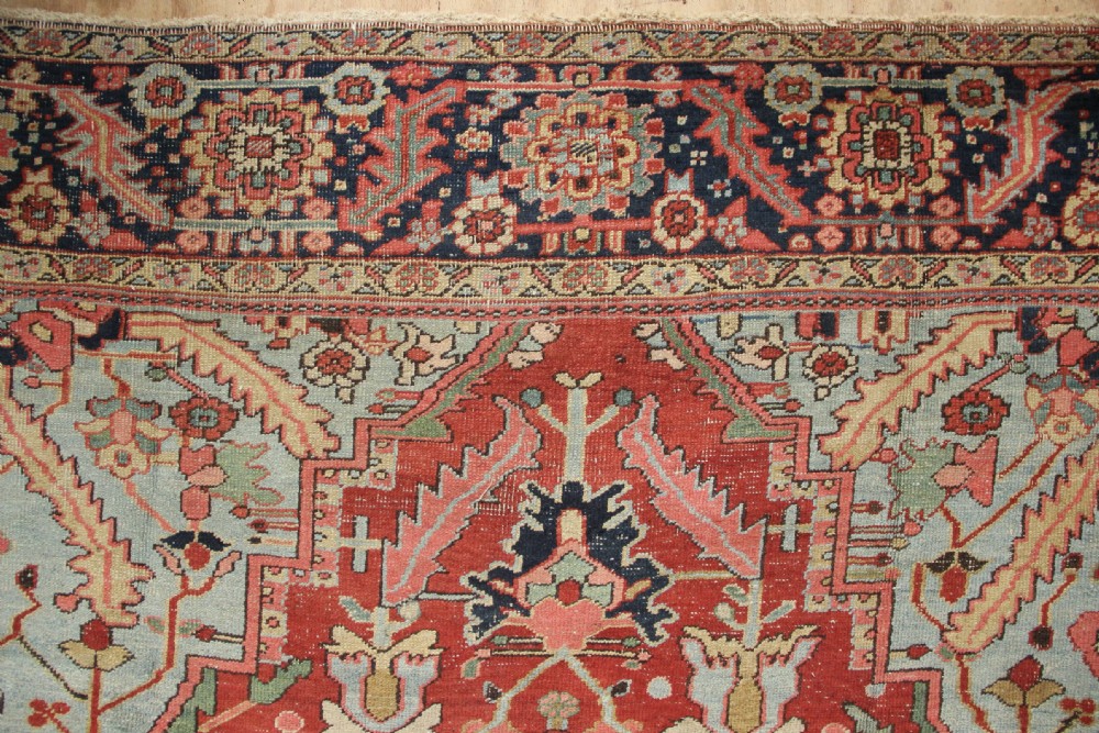 262 x 343xm Antique Heriz Carpet View VI