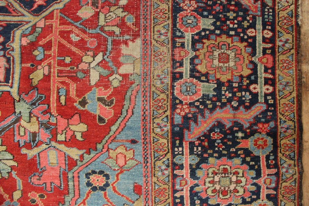 262 x 343xm Antique Heriz Carpet View VIII