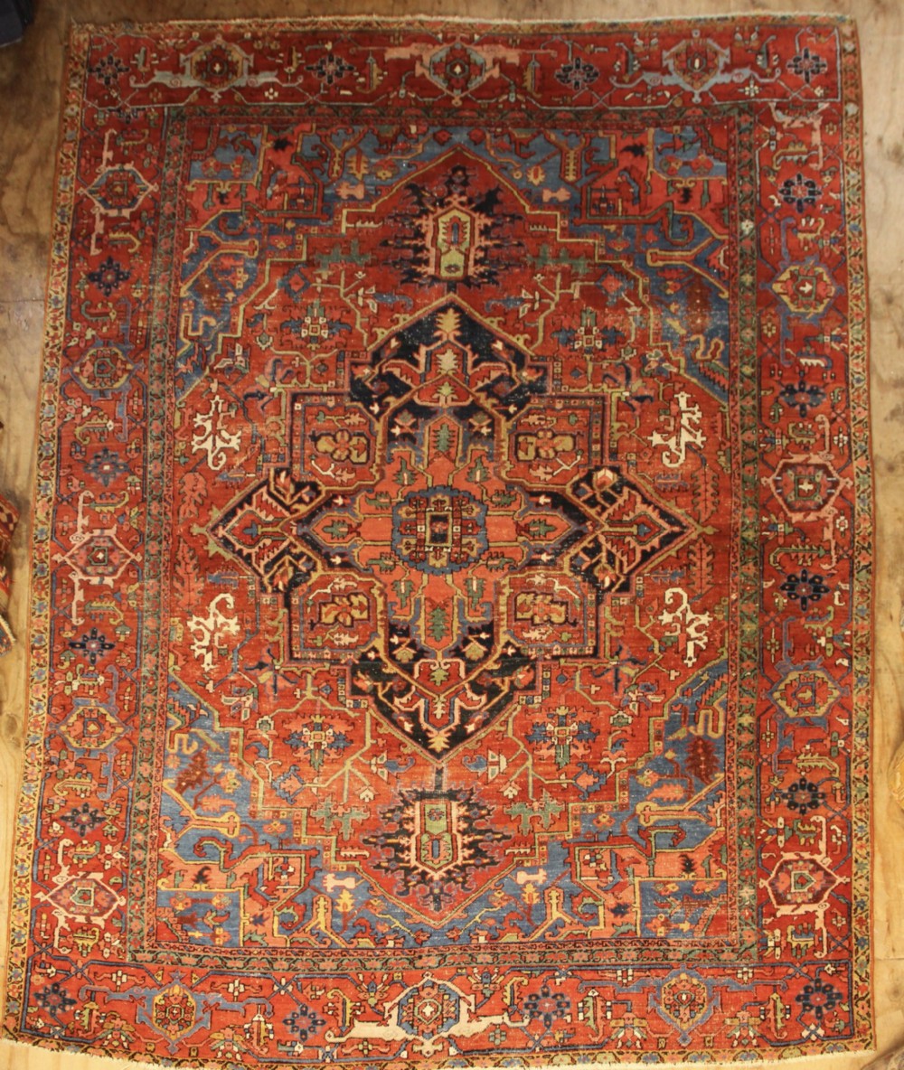 292 x 388cm Antique Heriz Carpet