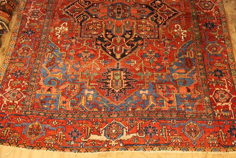 292 x 388cm Antique Heriz Carpet View V