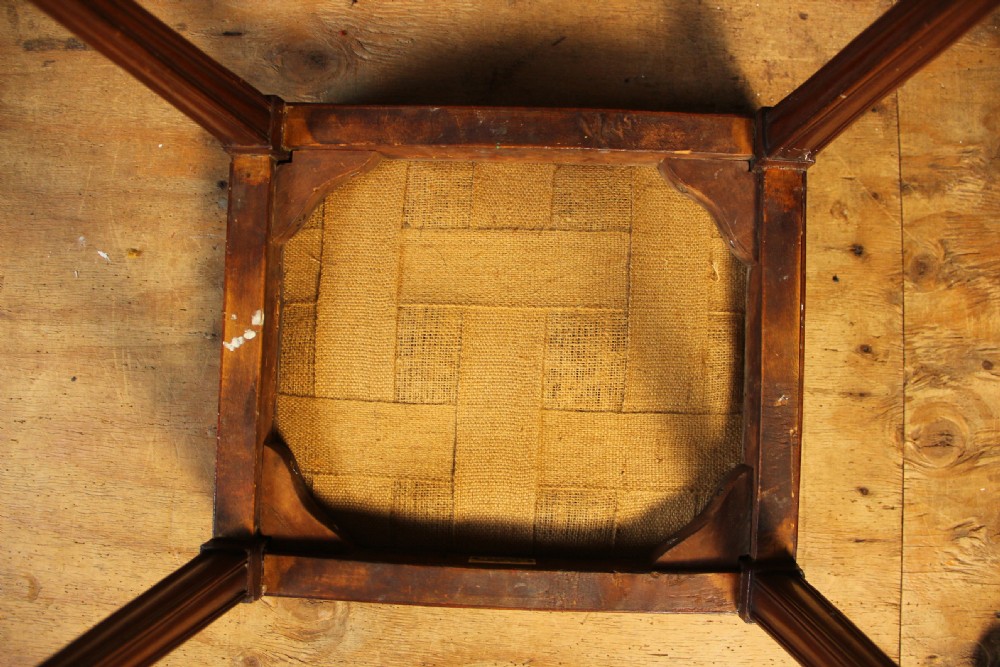 Victorian stool with Qashqai Bagface View V