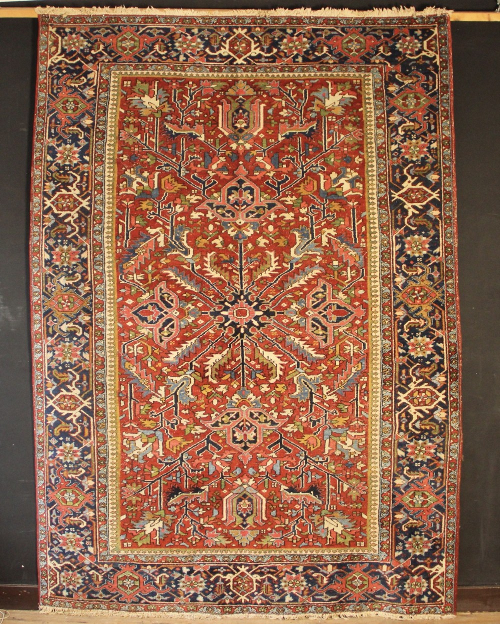 239 x 333cm Antique Heriz Carpet