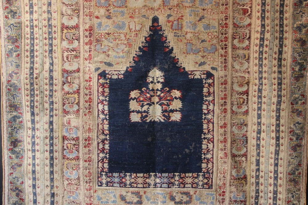 157 x 232cm Fine Early 19th C Ghiordes Prayer Rug View II