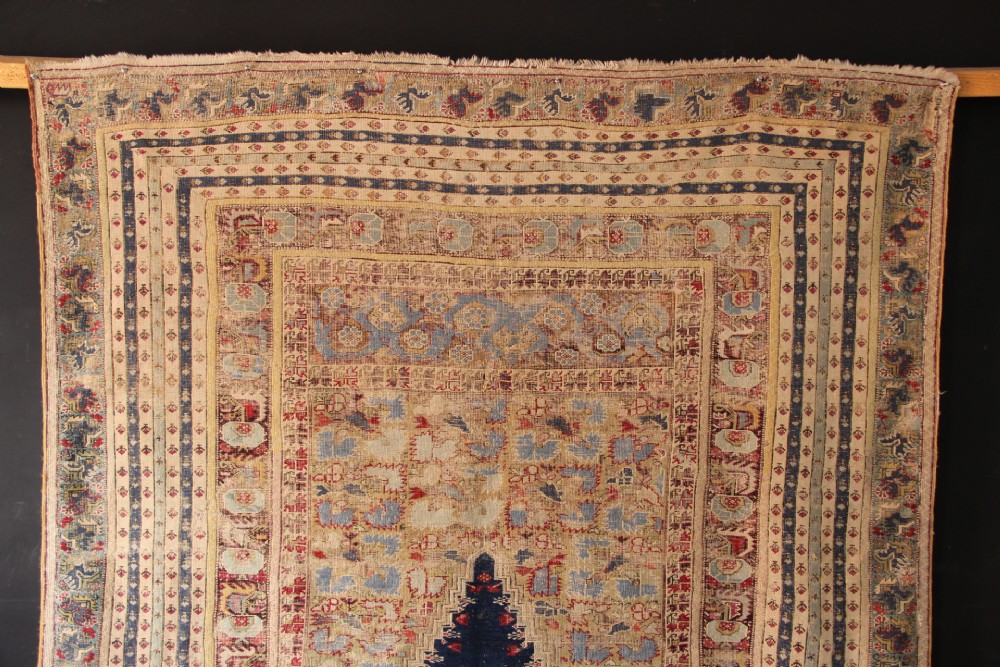 157 x 232cm Fine Early 19th C Ghiordes Prayer Rug View III