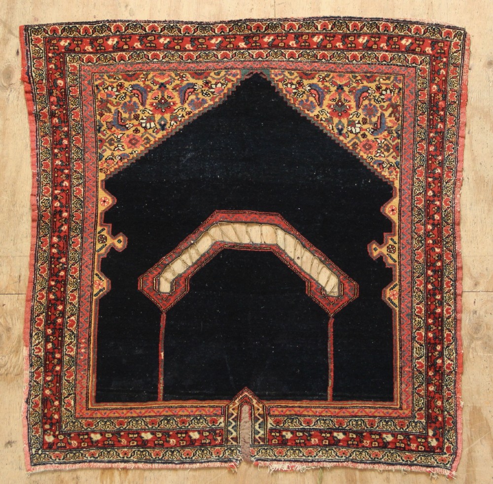 103 x 109cm Fine Antique Senneh Saddlerug