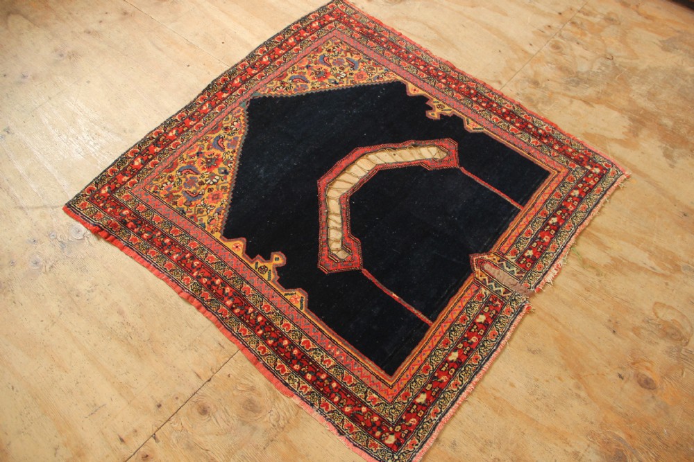 103 x 109cm Fine Antique Senneh Saddlerug View IX