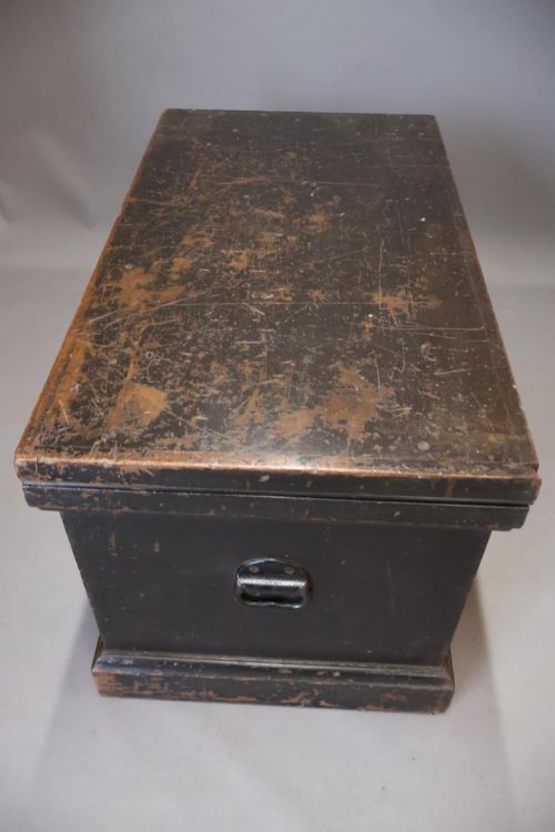 VICTORIAN CABINET MAKERS TOOL CHEST - ADDITIONAL PHOTO 9