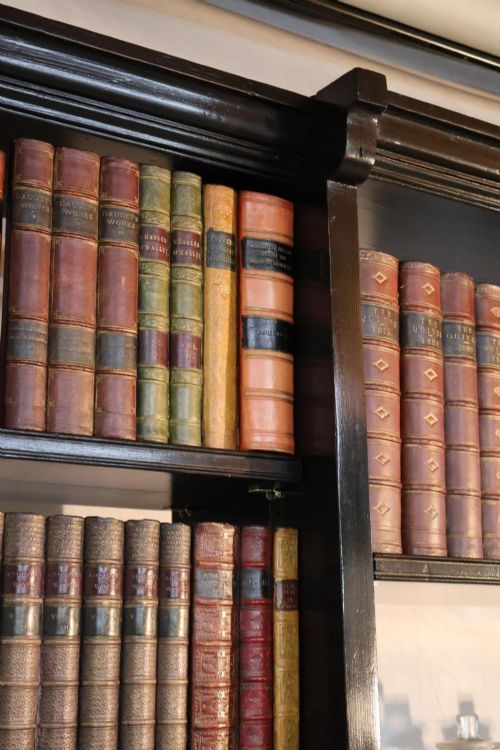 EBONISED BREAKFRONT OPEN BOOKSHELVES - ADDITIONAL PHOTO 5