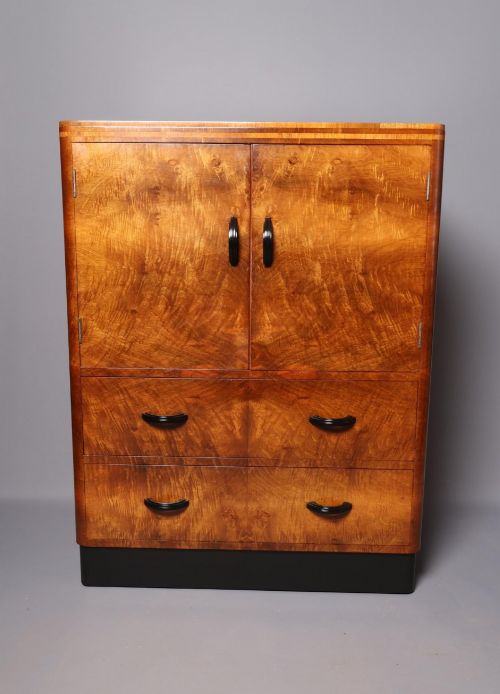 ART DECO WALNUT COMPACTUM