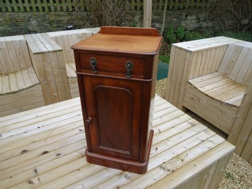 Victorian Mahogany Bedside Cupboard