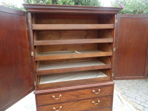 fig 1. OVAL PANELLED MAHOGANY LINEN PRESS