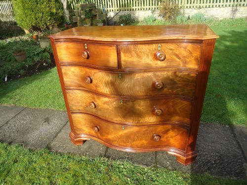 19th Century Mahogany Serpentine Chest of Drawers