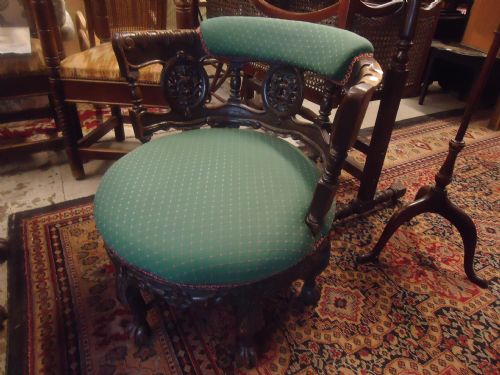 PAIR OF 19TH CENTURY CARVED OAK BURGERMASTER ARMCHAIRS - ADDITIONAL PHOTO 1