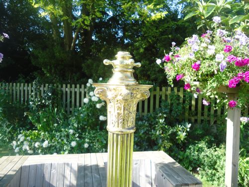 Victorian Brass Corinthium Reeded Column Extending Standard Lamp /Oil Lantern