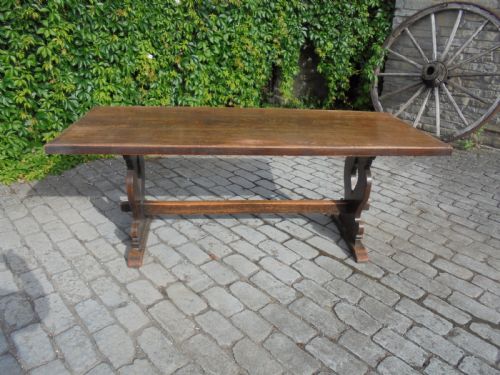 English Oak Farmhouse/refectory /Kitchen Table Seats Eight +