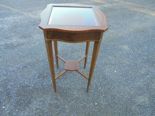 Edwards and Roberts Mahogany Inlaid Bijouterie
