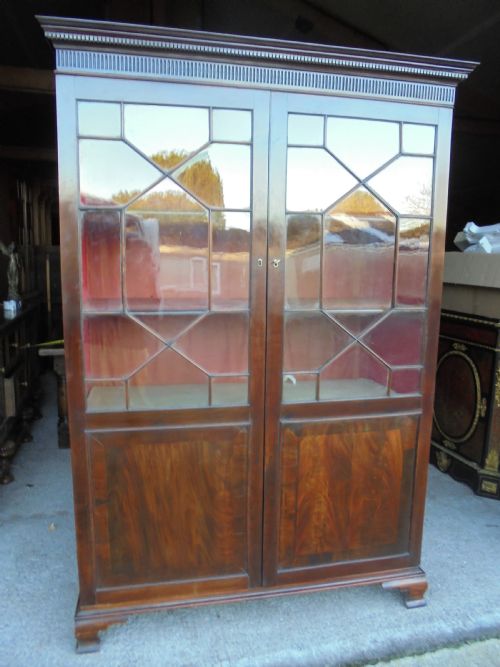 18th Century Mahogany Astragal  Glazed Bookcase/display Cabinet