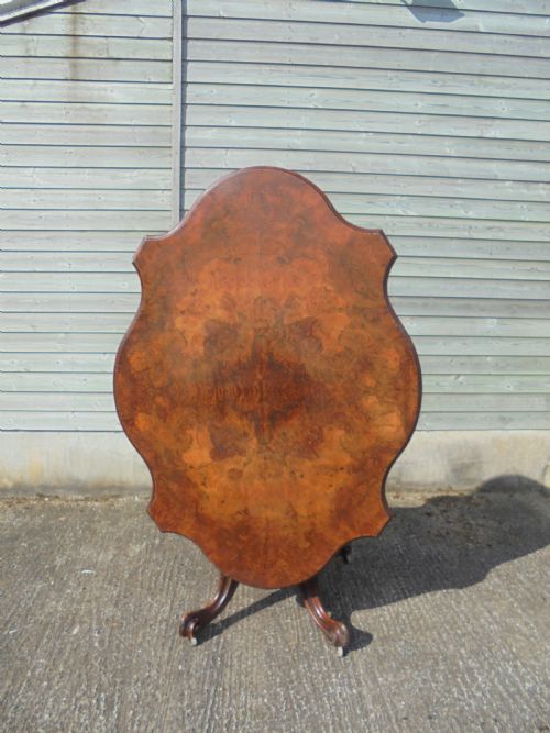 Victorian Shaped Walnut Loo Table