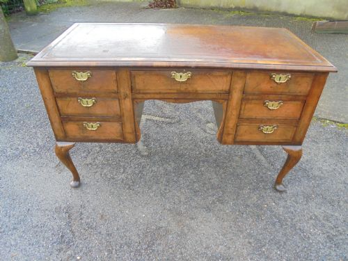 Early 19th C Wanut Cross Banded Leather Top Desk