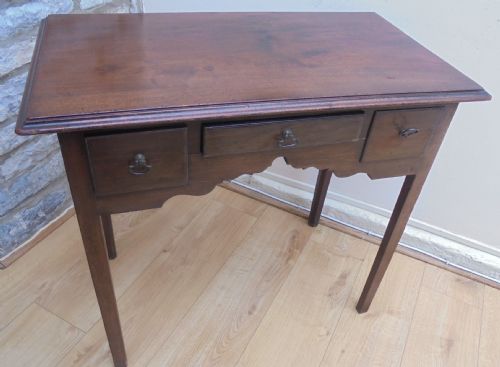 18th Century Mahogany Lamp Table