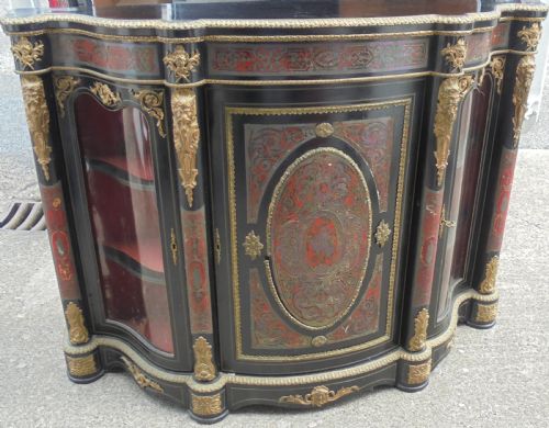 French Boulle Serpentine Ormolu Mounted Credenza /Sideboard
