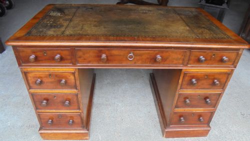 Mahogany Knee Hole Desk