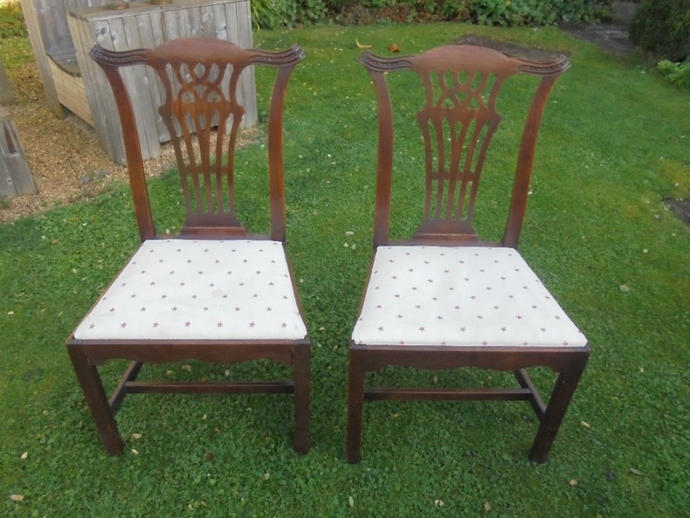 Pair of 18th century mahogany Georgian dining chairs of generous proportions.