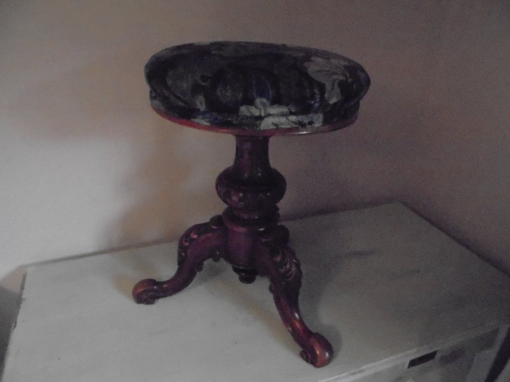 Victorian walnut piano stool
