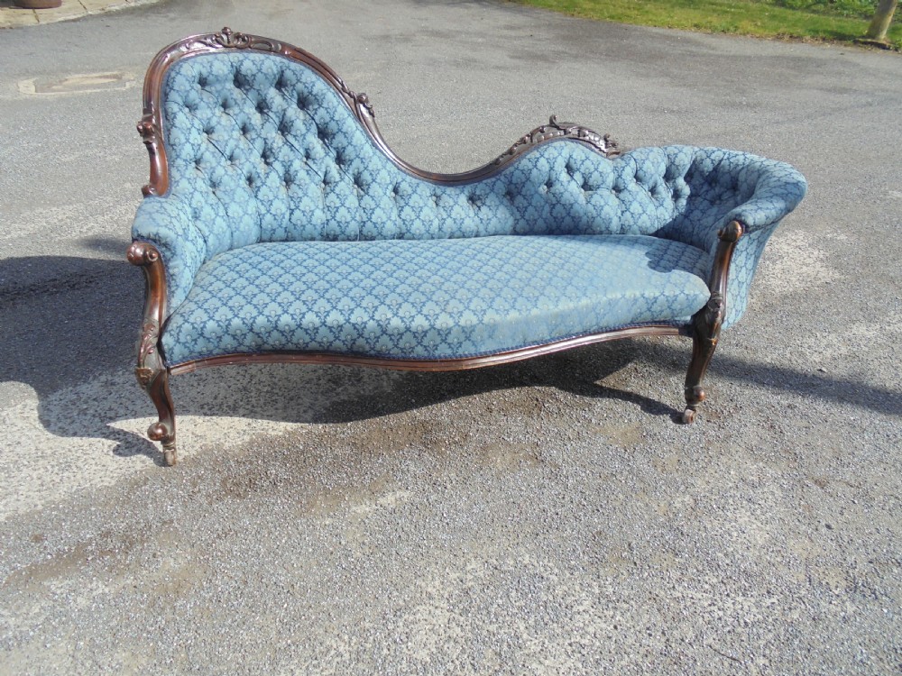 Victorian walnut salon chaise longue
