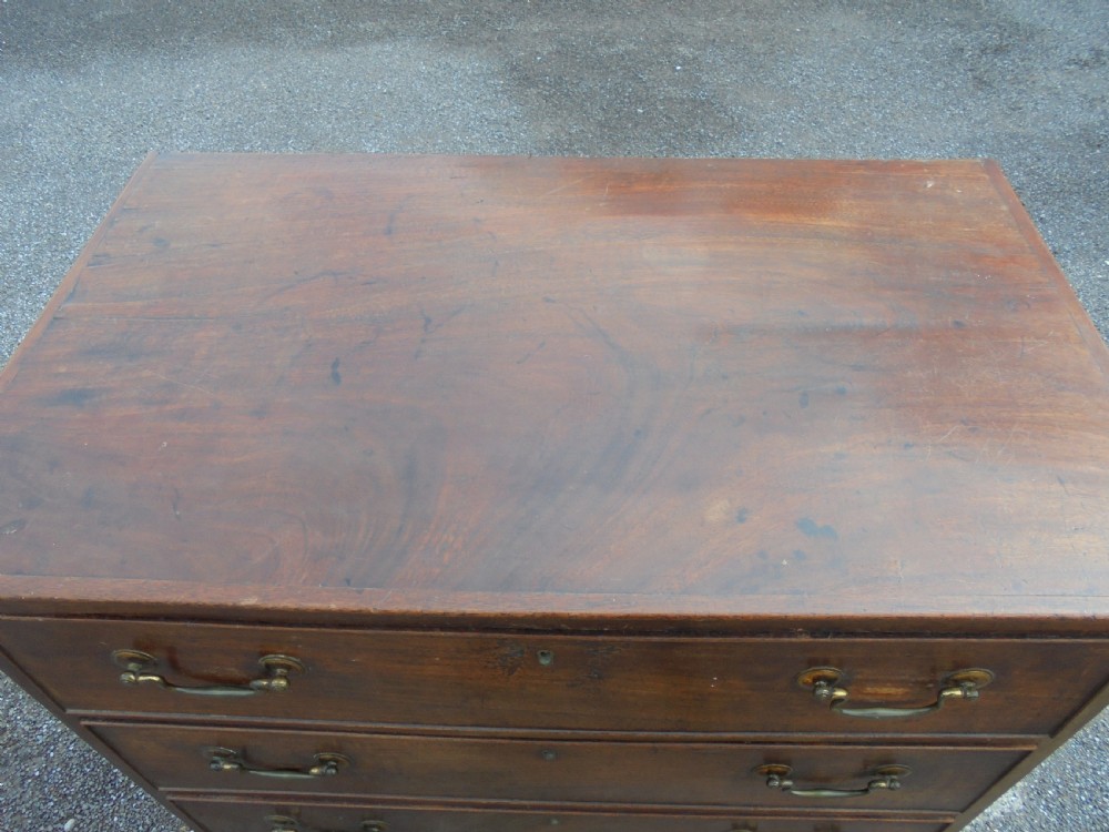18th century small mahogany chest of drawers View II