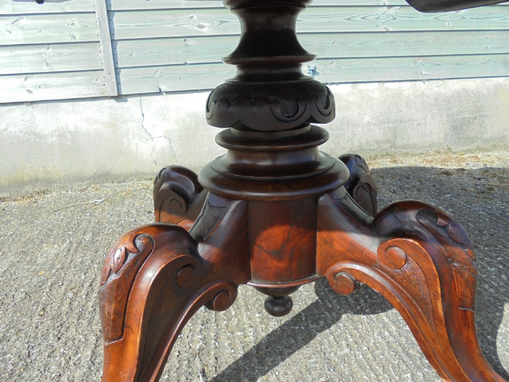 Victorian shaped walnut loo table View II