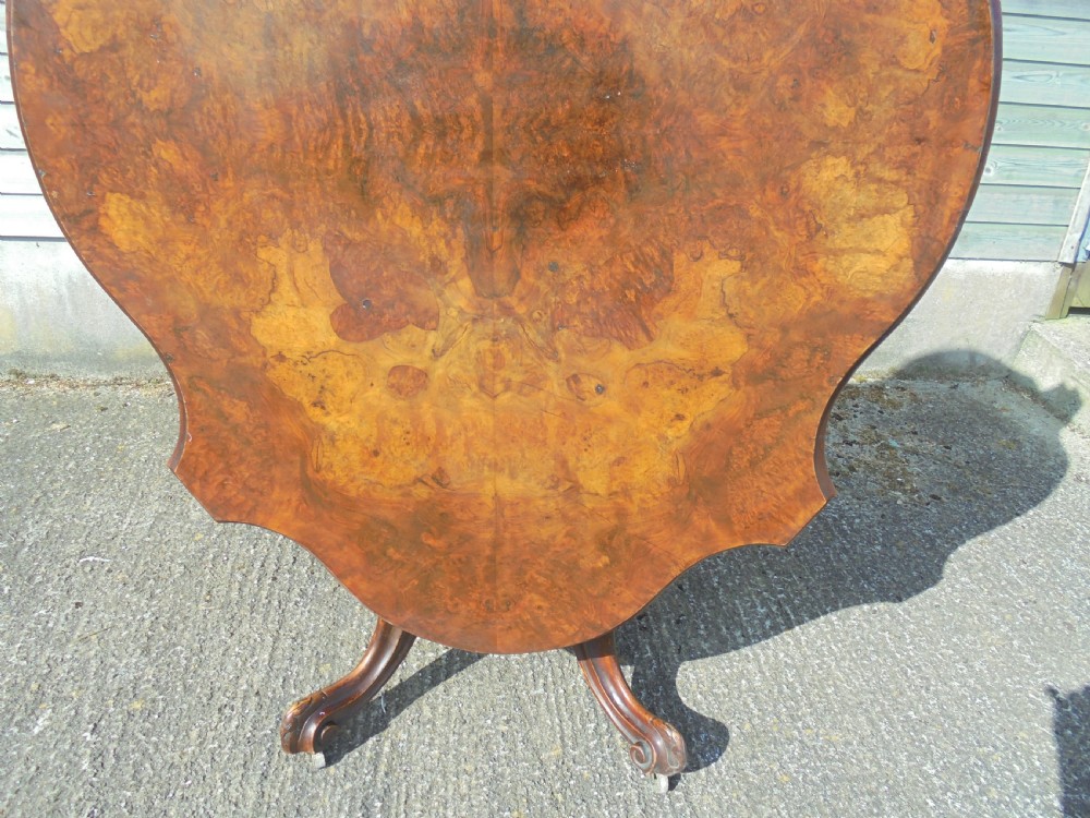 Victorian shaped walnut loo table View V