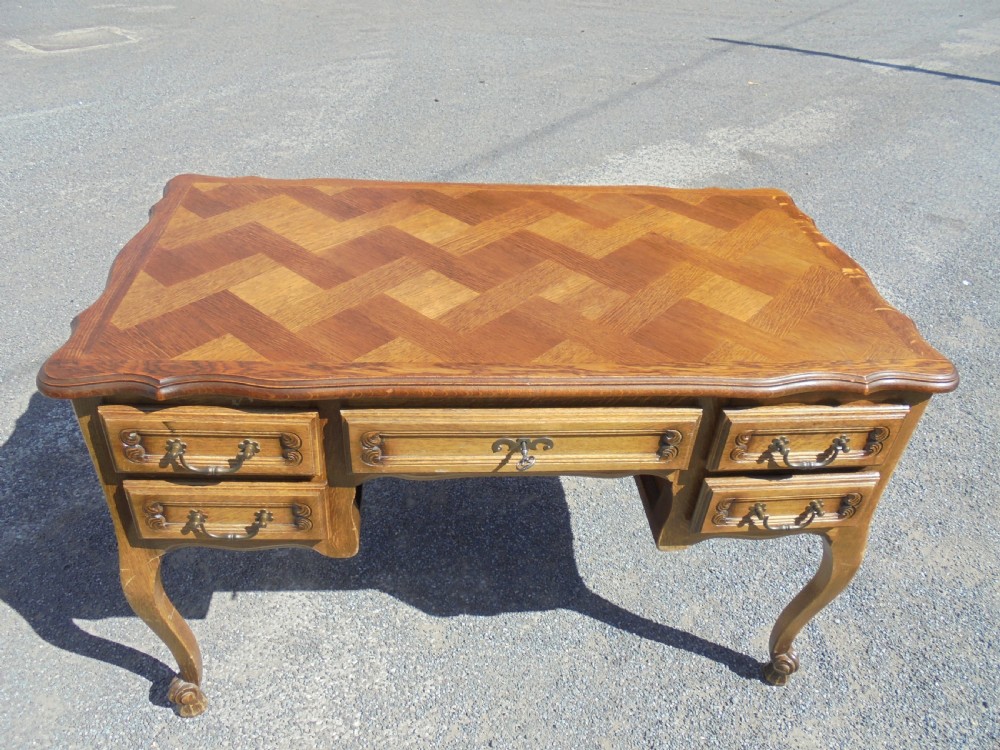 French parquetry top kneehole writing desk