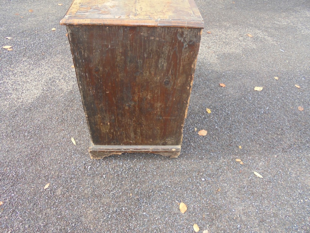 Queen Anne period walnut veneer chest of drawers View V