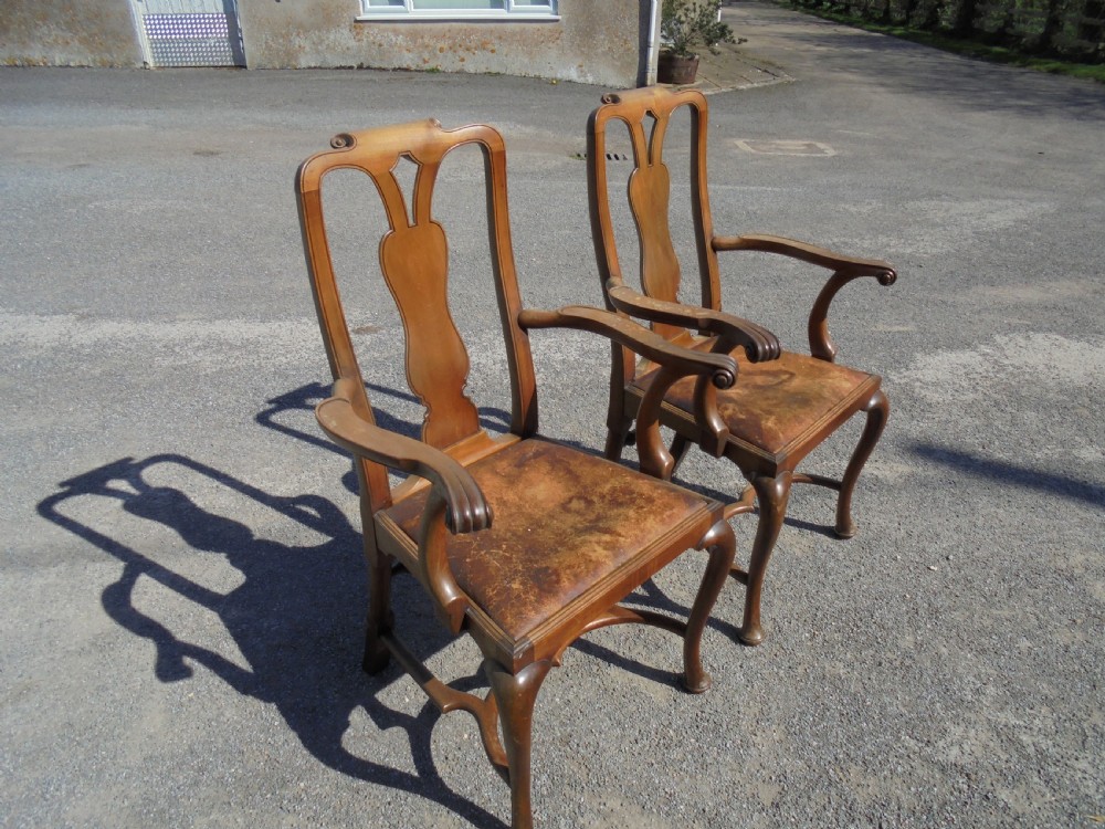 Set of ten walnut Queen Anne style dining chairs View III